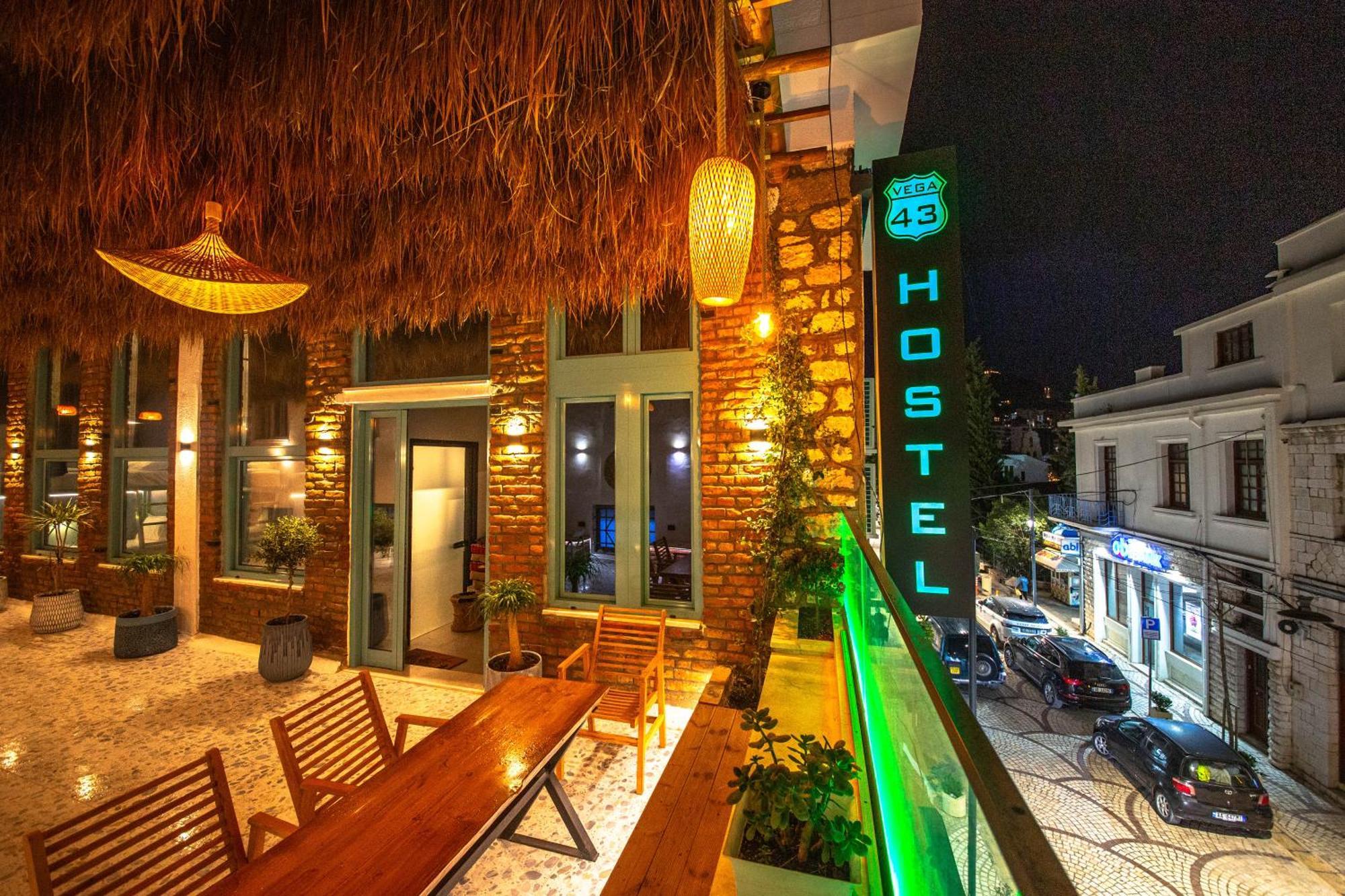 Vega 43 Hostel Sarande Exterior photo