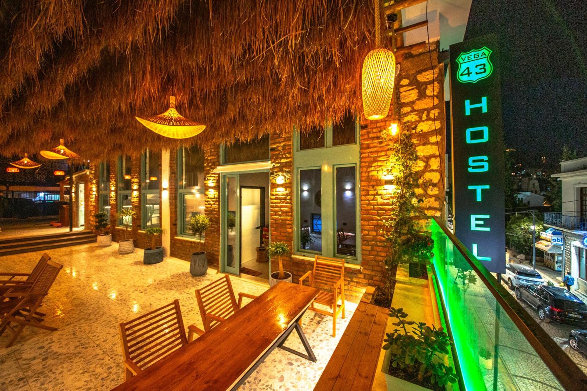 Vega 43 Hostel Sarande Exterior photo